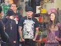 Miranda Cosgrove meets Good Charlotte filming iCarly movie!