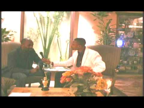 BERNARD PARLE DE AWILO LONGOMBA AWARDS 09 A NEW YORK.MBZSHOW