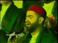 أناشيد نبوية - توسل بالنبي وبالصحابة وبآل البيت طالبين المنفعة من الله بجاه هؤلاء الصالحين المرضيين عند الله منهم العشرة المبشرون بالجنة.AICP Madih Ya 3oyooni - أناشيد نبوية ة يا عيوني انشاد جمعية المشاريع أهل السنة الاخوة الاحباشاعلم أن الصحابة رضوان الله عليهم كانوا يتبركون بآثار النبي صلى الله عليه وسلم في حياته وبعد مماته ولا زال المسلمون بعدهم إلى يومنا هذا على ذلك وجواز هذا الأمر يعرف من فعل النبي صلى الله عليه وسلم وذلك أنه صلى الله عليه وسلم قسم شعره حين حلق في حجة الوداع .فقد روى البخاري ومسلم أنه صلى الله عليه وسلم قسم شعره بين أصحابه أي ليتبركوا به لا ليأكلوه لأن الشعر لا يؤكل ، وليستشفعوا إلى الله بما هو منه ويتقربوا بذلك إليه ، قسم بينهم ليكون بركة باقية بينهم وتذكرة لهم.وكان احدهم أخذ شعرة والآخر أخذ شعرتين وما قسمه إلا ليتبركوا به فكانوا يتبركون به في حياته وبعد مماته ،حتى إنهم كانوا يغمسونه في الماء فيسقون هذا الماء بعض المرضى تبركا بأثر رسول الله صلى الله عليه وسلم.إخوة الإيمان والإسلام هذا قليل من كثير فالتبرك بالنبي وءاثاره أمر يحبه الله ورسوله لا كما تقول الوهابية إنه من عادات الوثنيين ، ومعنى التبرك أن يخلق الله لنا البركة بسبب ذلك . كيف لا ، ومحمد خير خلق الله كلهم ، ذاك محمد وله الحوض الأكبر ، ذاك محمد وله نهر الكوثر ولواء الحمد المرفوع وكلام الحق المسموع ، محمد شمس الدنيا بدر الكون الأنور ، محمد نور الدهر وأكثر ، قائد ركب الحق وسيد كل الخلق ، حبيب الله محمد رسول الله محمد .وروي عن الشافعي أنه كان يقول: 