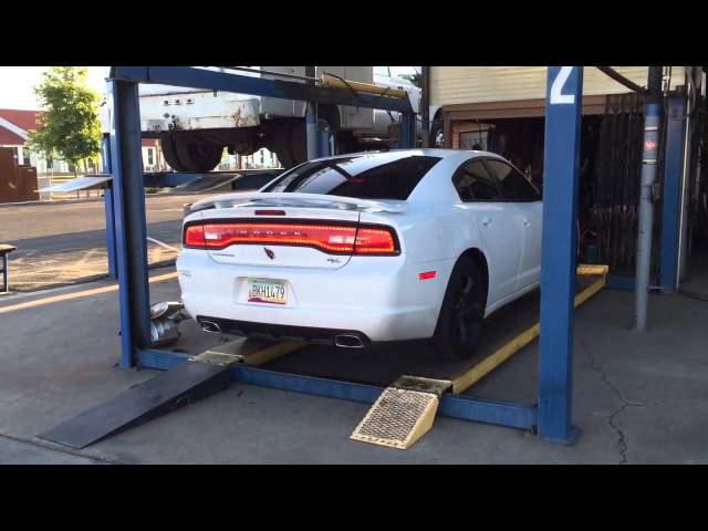 2014 DODGE CHARGER HEMI WITH POWER STICKS