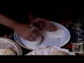 2/4.Haciendo Roscas - Haciendo Pan Tamazight Tradicional