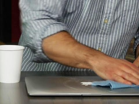 how to clean a laptop screen