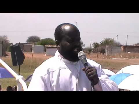 paul mwazha - Mutumwa waMwari waronda Tsoka dzaJesu Kristu ndiPaul Mwazha. X2 (Waronda Tsoka idombo reSion) CHORUS Idombo reSion Paul Mwazha X5 PaGuvambwa, Ndarikure kana ...