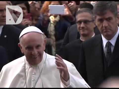 PAPA FRANCESCO ARRIVA IN DUOMO A FIRENZE