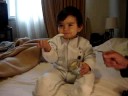Martin Ignacio comiendo postre 