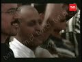 Rafael Cavada despacha arriba de un tanque