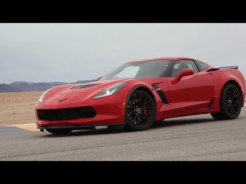 2015 Chevrolet Corvette Z06 Hits the Track
