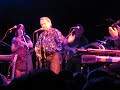 al jardine performs 