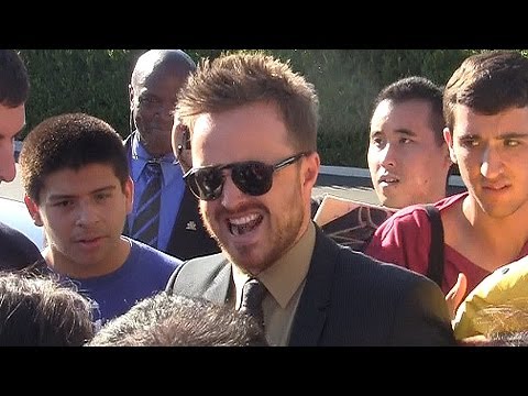 Breaking Bad's Aaron Paul Greets Fans At Burbank Studios