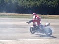 Nebun-pe-motor-baia-