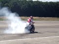 Nebun-pe-motor-baia-