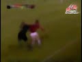 Cristiano Ronaldo levando caneta