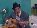 chaves e banda tocando judas priest