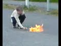 han tok en sprayboks å varma opp en anna sprayboks, så æksploderte den i tryne hannes xD (d va litt skummelt da)