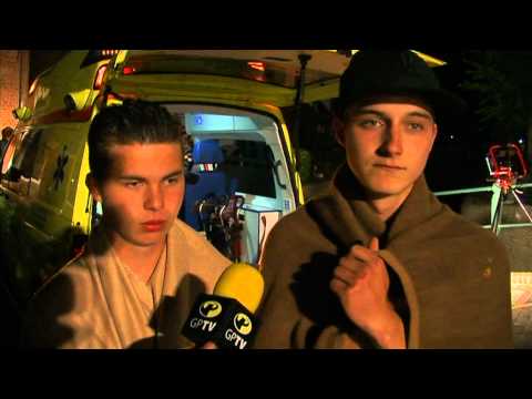 redden - Gregor Boelens en Maik Hoekstra uit Franeker hebben in de nacht van zaterdag op zondag het leven gered van drie inzittenden van een te water geraakte auto. O...