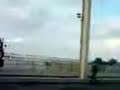 man op waalbrug