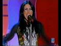 Nika cantando 'Ser yo' en el programa 'Por la mañana' de TVE
