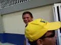 Kickingball - Los Entrenadores de Bolivar dando autografos
