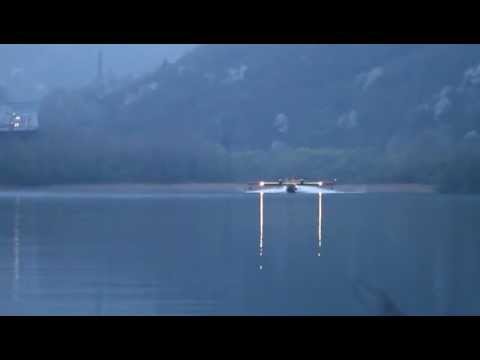 YouTube Video - Canadair si rifornisce di acqua in Val Tramontina