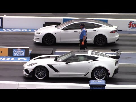 Corvette ZR1 vs Model S Plaid