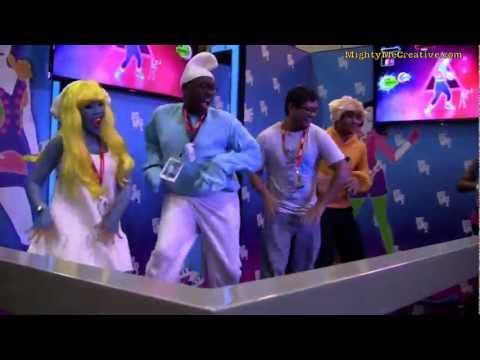 Just Dance 3 - Take On Me - Kinect Xbox 360 @ Comic Con 2011