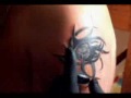 Andres Tatuando a Carlos Andres Tatuando a Carlos