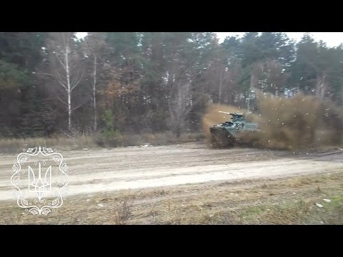 Провели перші випробування нового українського бронетранспортера БТР-3ДА на ґрунтовій дорозі. Провели перші випробування нового українського бронетранспортера БТР-3ДА на ґрунтовій дорозі.