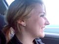 Sasi beim Autofahren Sasi beim Autofahren