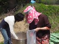 지난 5월 5일 어린이날 수원 광교산 자락의 바른 먹거리 광교내추럴에서는 주말농장에서 농사를 짓는 사람들이 모여서 의미있는 파티를 가졌다. 그 날의 여러가지 이야기들을 똑딱 동영상으로 담아보았다. ps. 당분간 storycubic은 pizzabedal의 소품들로 채워볼 생각이다~