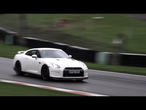 Porsche 911 Turbo S, Nissan GT-R Track Pack