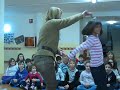dancando com a minha professora de ingles