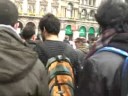 Momenti di caos in Piazza Duomo tra studenti e polizia