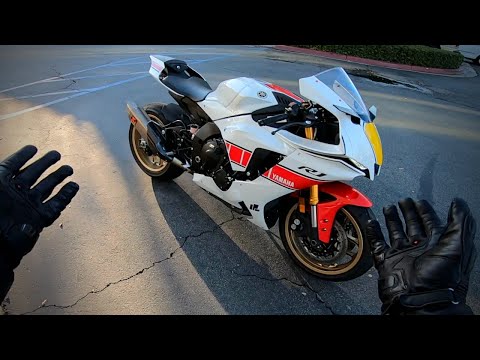 New Yamaha R1 Review