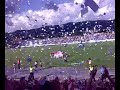 ?ELIKOVI igraci pokazuju parolu \"stranci u svom gradu\" ?ELIKOVI igraci pokazuju parolu \"stranci u svom gradu\"