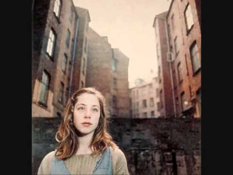 Søs Fenger - Barndommens Gade
