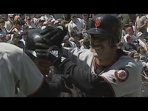 Video: Jeff Kent homers twice in rout of A's