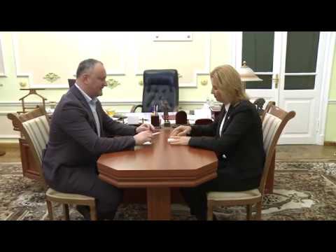 Президент Игорь Додон встретился с Башканом Гагаузии Ириной Влах. 