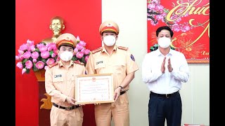 Chủ tịch UBND thành phố trao giấy khen cho tập thể, cá nhân Đội CSGT số 1