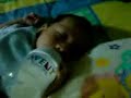 Bebe de 1 mes ya come solo y Busca Patricinio de AVENT, jaja