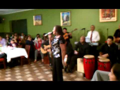 Viky leyva en el ceviche house