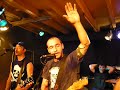 dirty fonzy en live @ la cave � bordeaux le 1er octobre 2008, sous l'implusion de la sympathique asso hellpunk rockview.
ils partagaient l'affiche avec sons of buddha (premi�re partie nina'school)
c'est la derni�re chanson du set, d'ailleurs si vous pouviez m'en donner le titre, �a sera sympa.