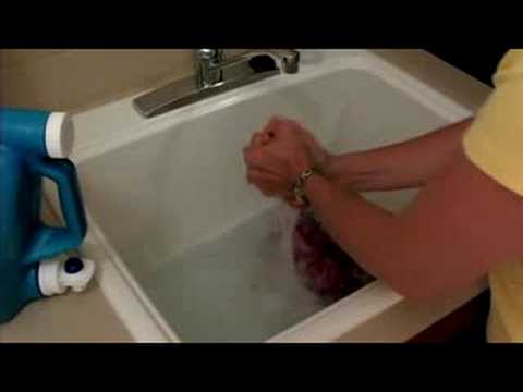 how to properly hand wash clothes