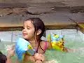LELE NA PISCINA