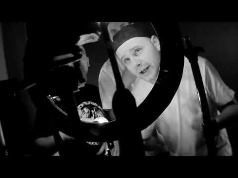 BnS - Artysta: BNS (OGT, MRD, JHN) Utwór: Bliżej Niż Serce Album: BNS 2012 MIx/Master: Alien (3/4UDGS) Płyta nagrana w całości w: 3/4UDGS https://www.facebook.com/...