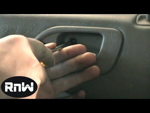 How to Remove the Rear Door Panel and the Interior Door Handle on a 2000 Acura TL.avi