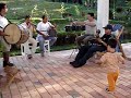 En casa de Orfa en el puerto de Tahuishco a orillas del río Mayo con una orquesta típica de 