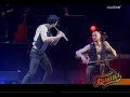 Hugo, concursante del programa de baile FAMA invitado a un espectáculo de Los Vivancos