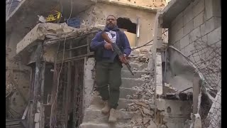 قف! إنه مخيم المية ومية