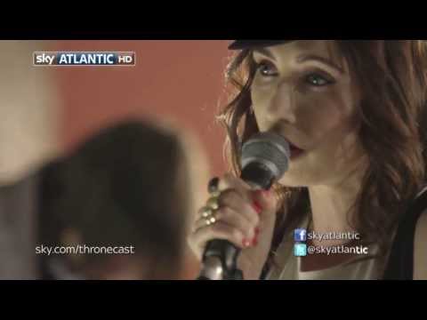 Carice van Houten - Carice van Houten sings 'Siren Or The Sea' from her album 'See You On The Ice'. Thronecast S03E10 Band: JB Meijers - Guitar Ken Stringfellow - Keys Manuel Hu...