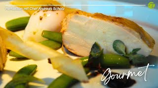 Brust vom Kikokhuhn, sous-vide gegart an Salat von Zuckerschoten und Onsen Ei Brust vom Kikokhuhn, sous-vide gegart an Salat von Zuckerschoten und Onsen Ei